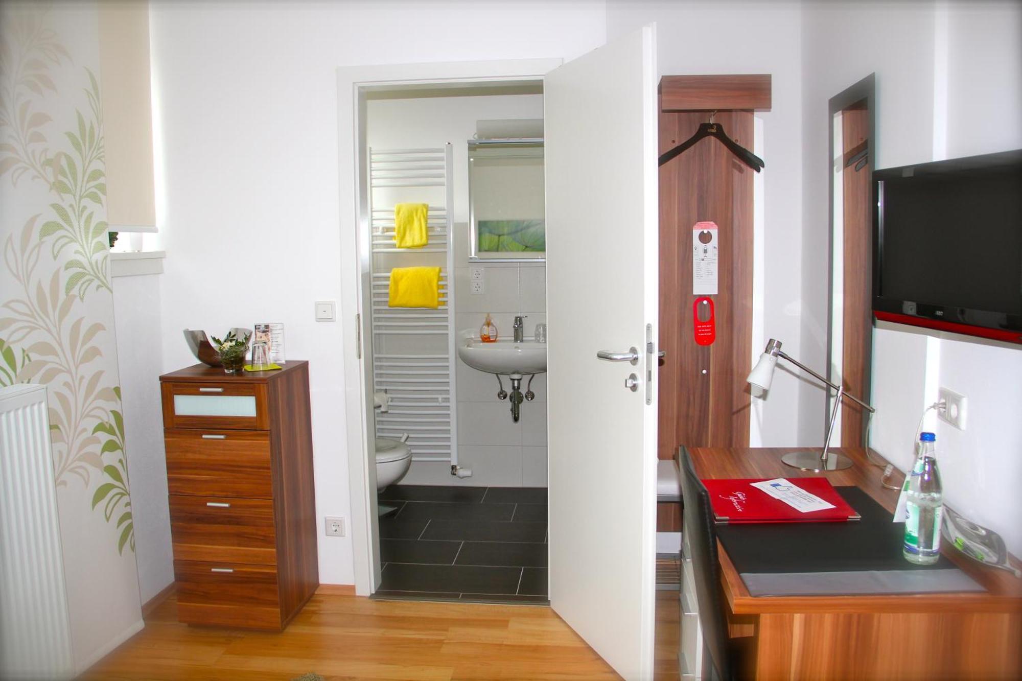 Gaestehaus Zur Linde Ingolstadt Bagian luar foto